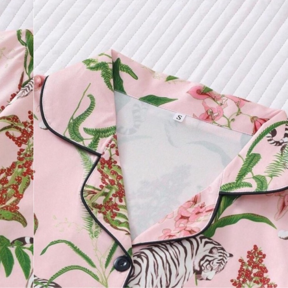 Floral & Tiger Printed Women's Pajama Set, Comfortable Short Sleeve Button-Down - Picture 3 of 4